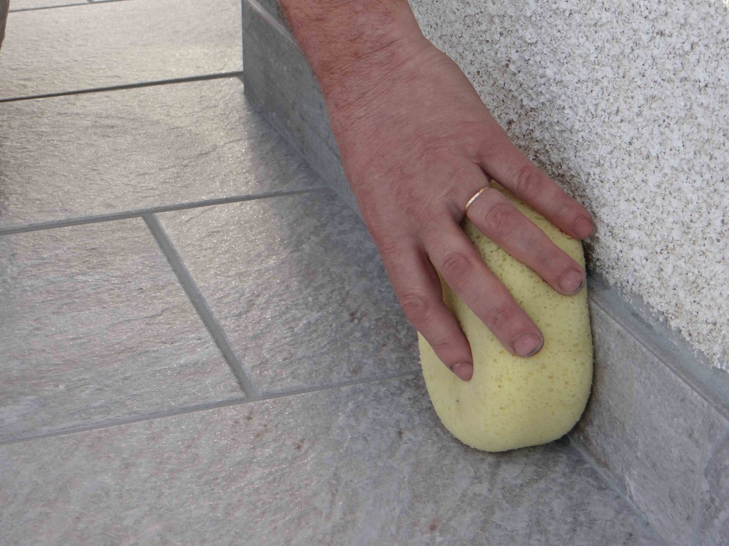 Oval synthetic sponge 02