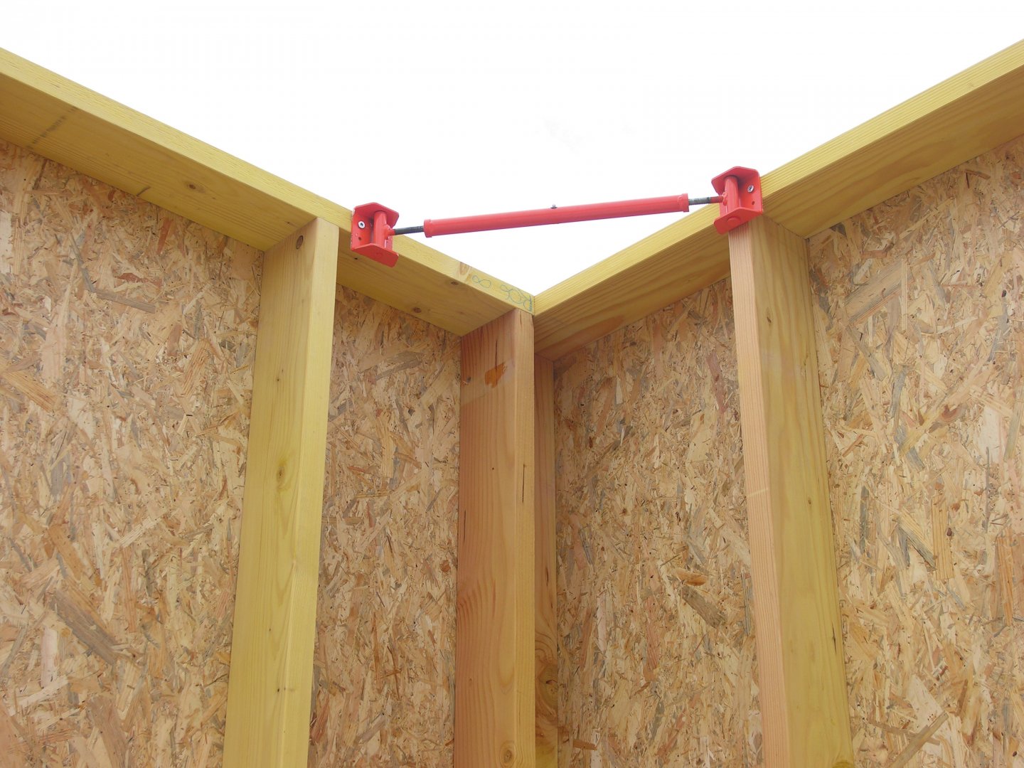 Corner strut (adjustable) 03