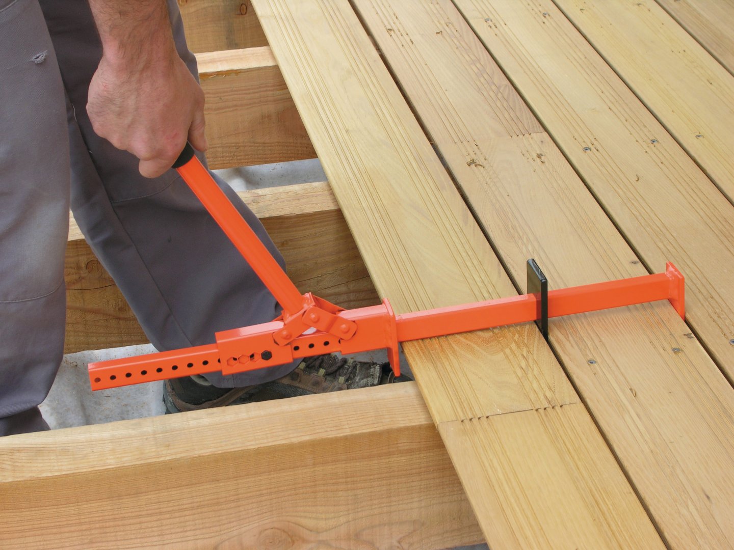 Terrace blade installer 03