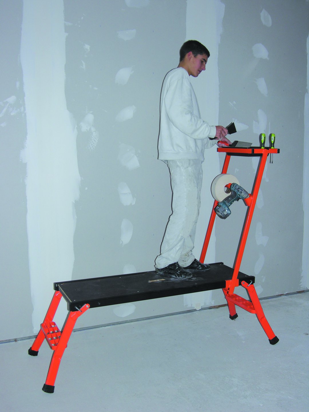 Aluminium platform with tool holder 02