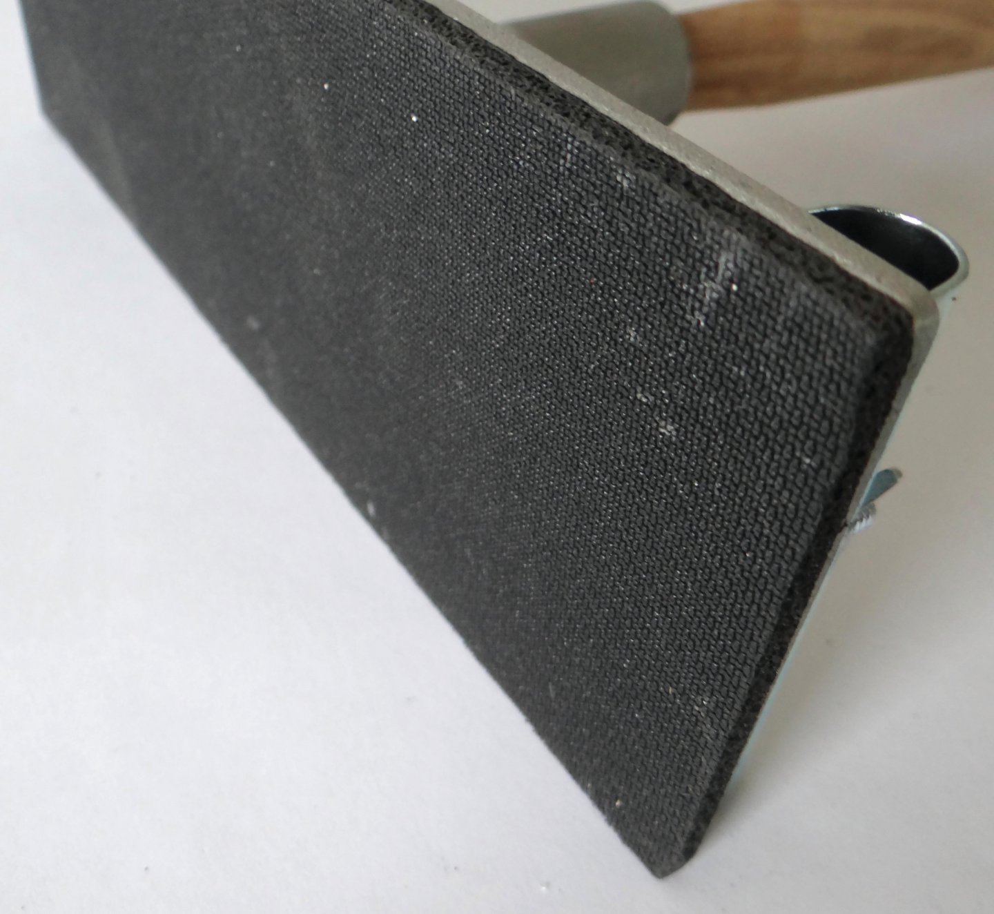 Sanding block with handle 02