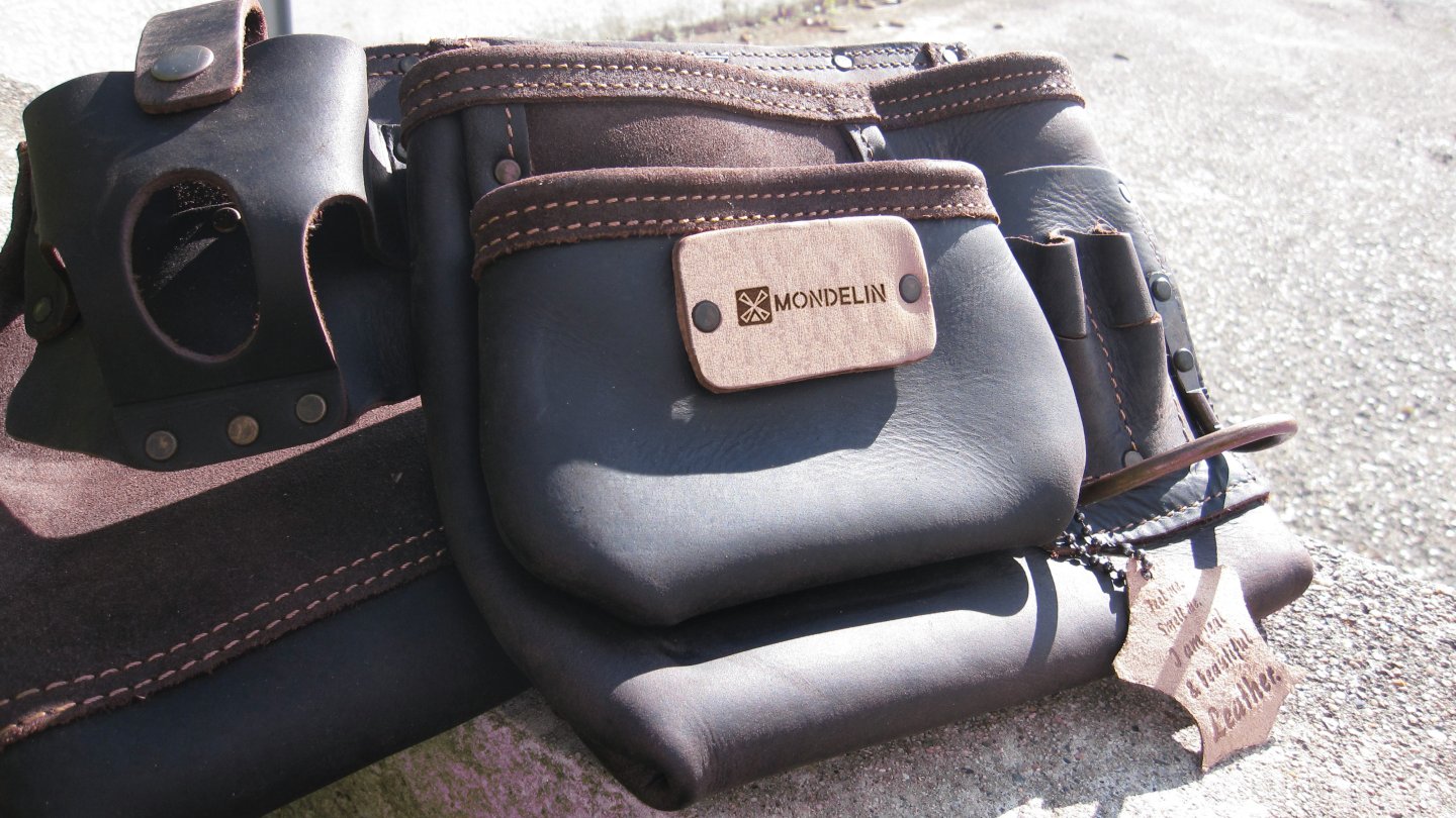 Double tool pockets with belt in tanned leather 02