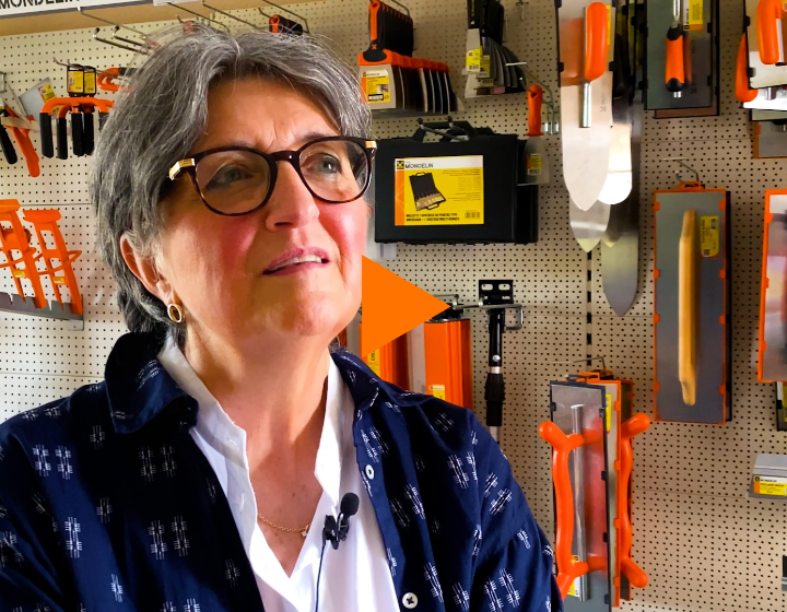VIDÉO : Françoise Gouilloux, fille de Roger Mondelin, dévoile les coulisses de l’entreprise depuis ses débuts !